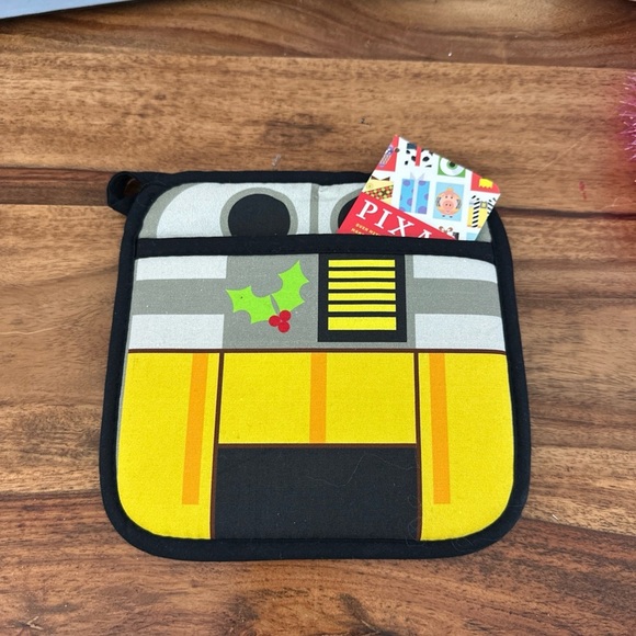 Disney Other - Disney Parks Pixar Wall-e Holiday Christmas Kitchen Oven Mitt/Potholders